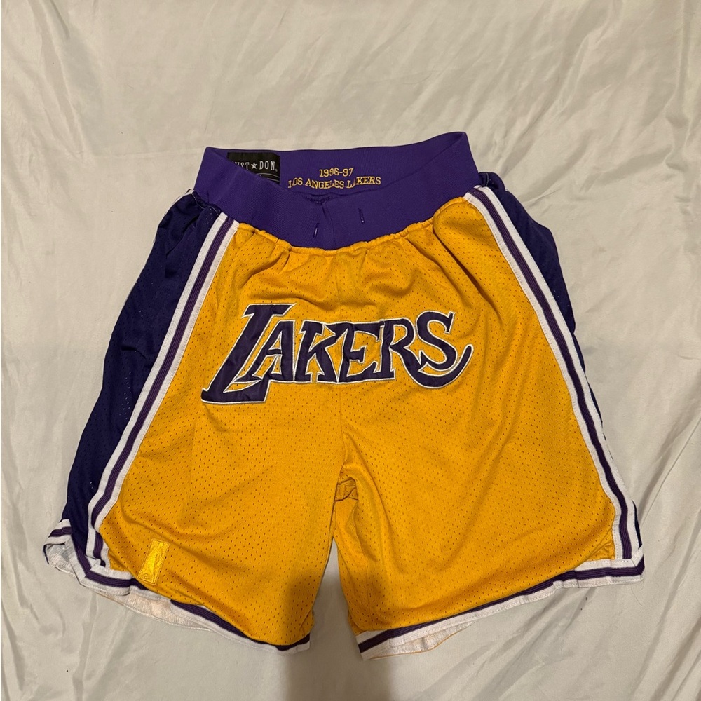 NBA Los Angeles Lakers 96–97 rare basketball shorts size XL. Hard to get.